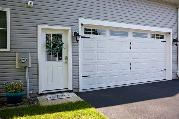 24/7 Emergency Garage Door Panel Replacement experts in Williamsport, MD
